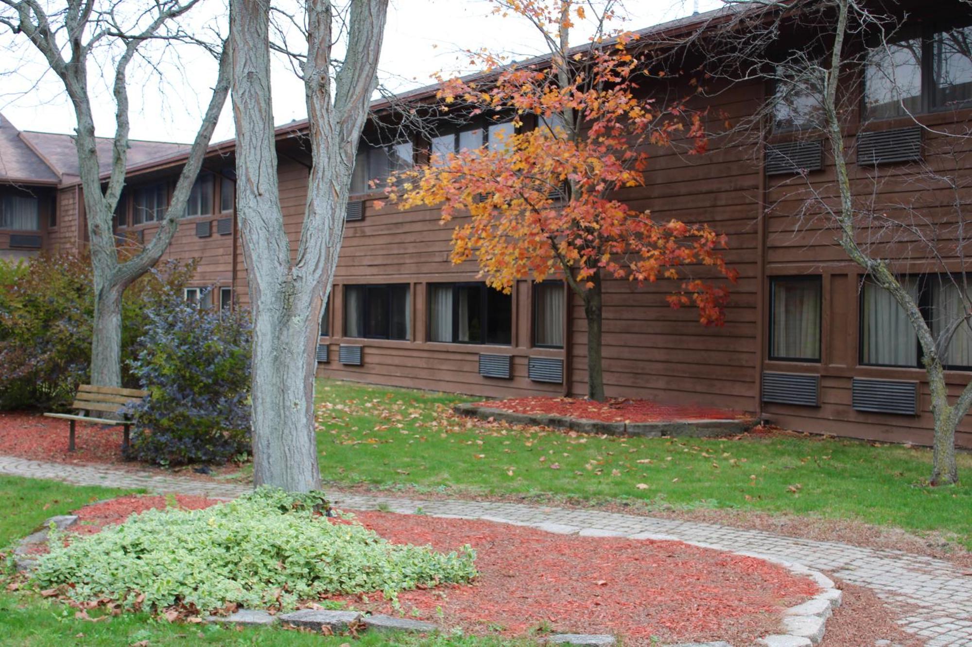 The Carlton Lodge Adrian Exterior photo