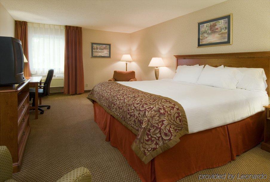 The Carlton Lodge Adrian Room photo